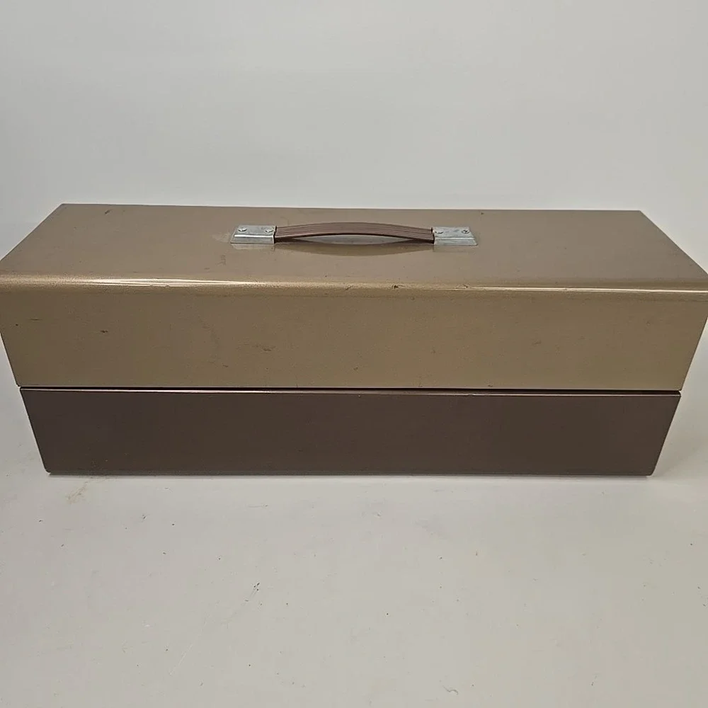 Vintage Movie Light Bar Case Tested‎ 3 Bulbs Filming Photography (One Bulb Out)